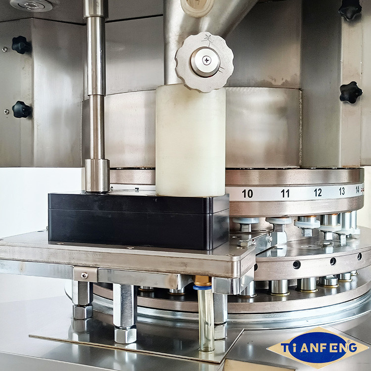 Tipo rotatorio 5.5KW de la máquina farmacéutica automática de la compresión de la tableta de la píldora
