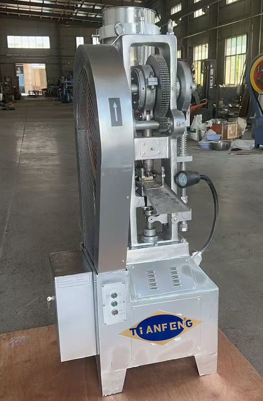 1.5KW de potencia del motor Gran Cubo de Prensa de tabletas para 2800 Pcs/hora Capacidad y Producción