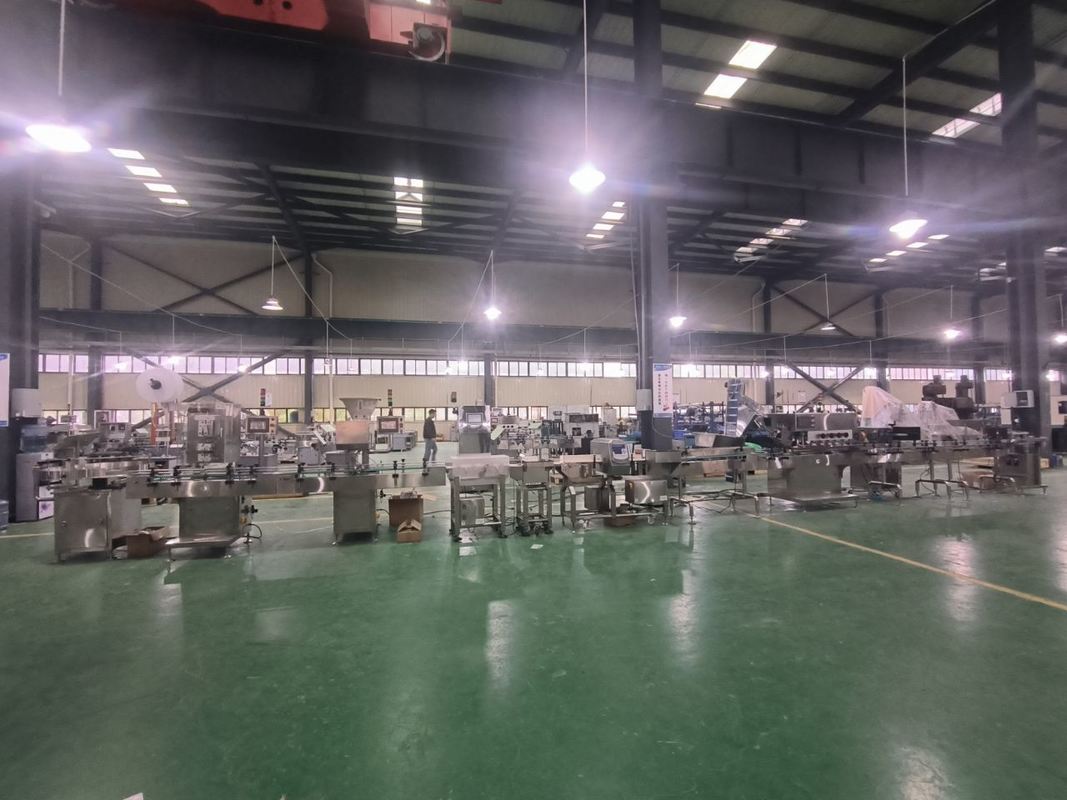 Línea de producción de llenado de botellas de alta velocidad de 380V con 1 año de garantía para botellas de 60 ml, 80 ml y 100 ml