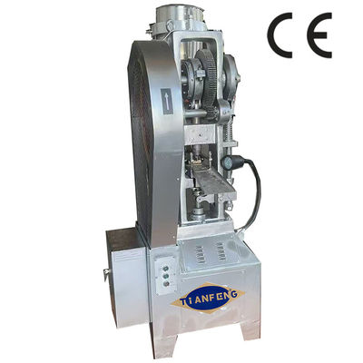 1.5KW Motor Power Tablet Press Machine para una profundidad de llenado máxima de 25 mm y producción